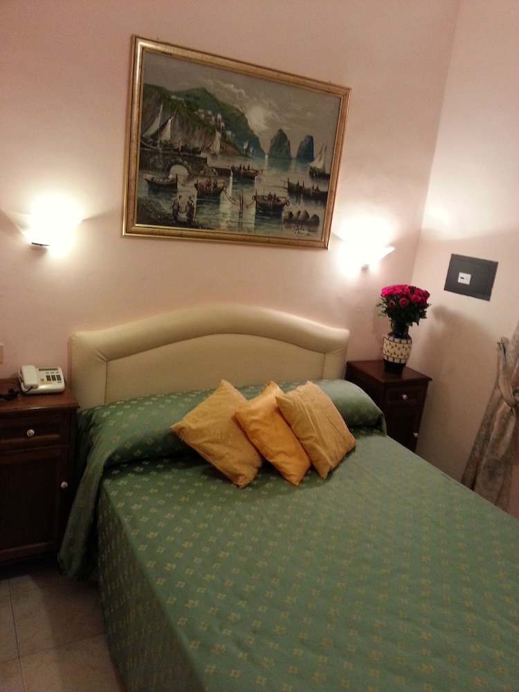 Hotel Ventura Rome 6/26