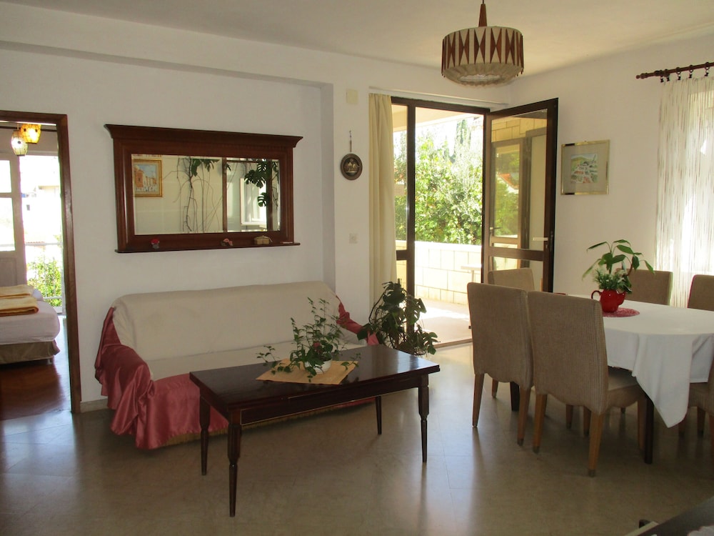 HOTEL APARTMENTS IVICA 23/50