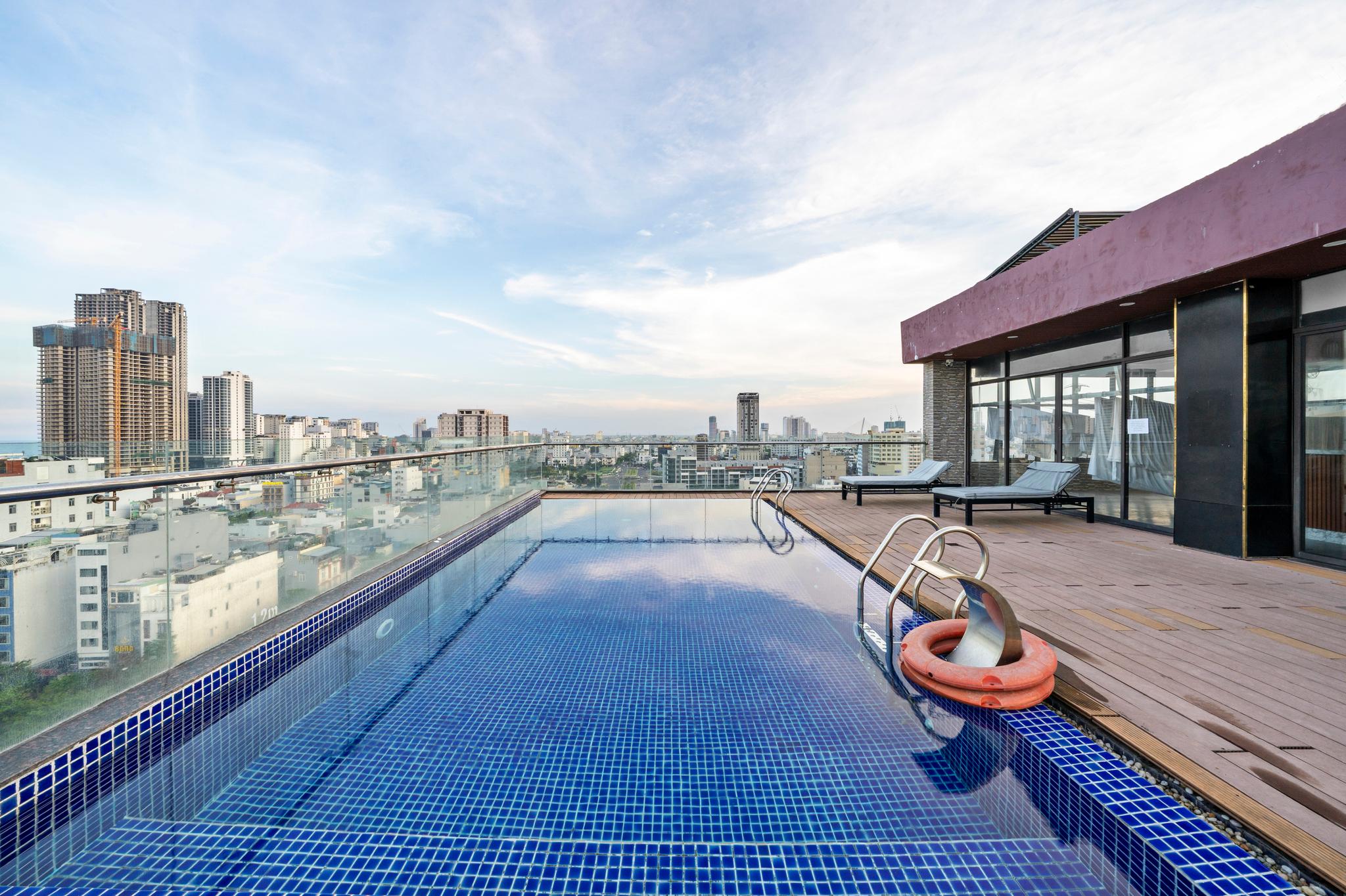 Diamond Beach Hotel 30/47