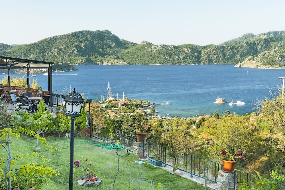 Swan Lake Boutique Hotel - Adults Only 48/67