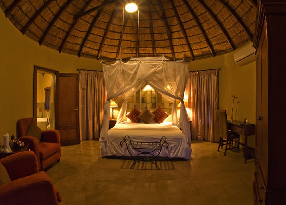 Elephant Plains Game Lodge 4/31