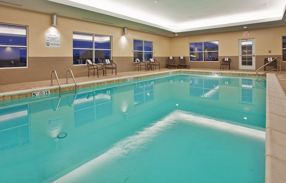 Candlewood Suites Kansas City Northeast 28/73