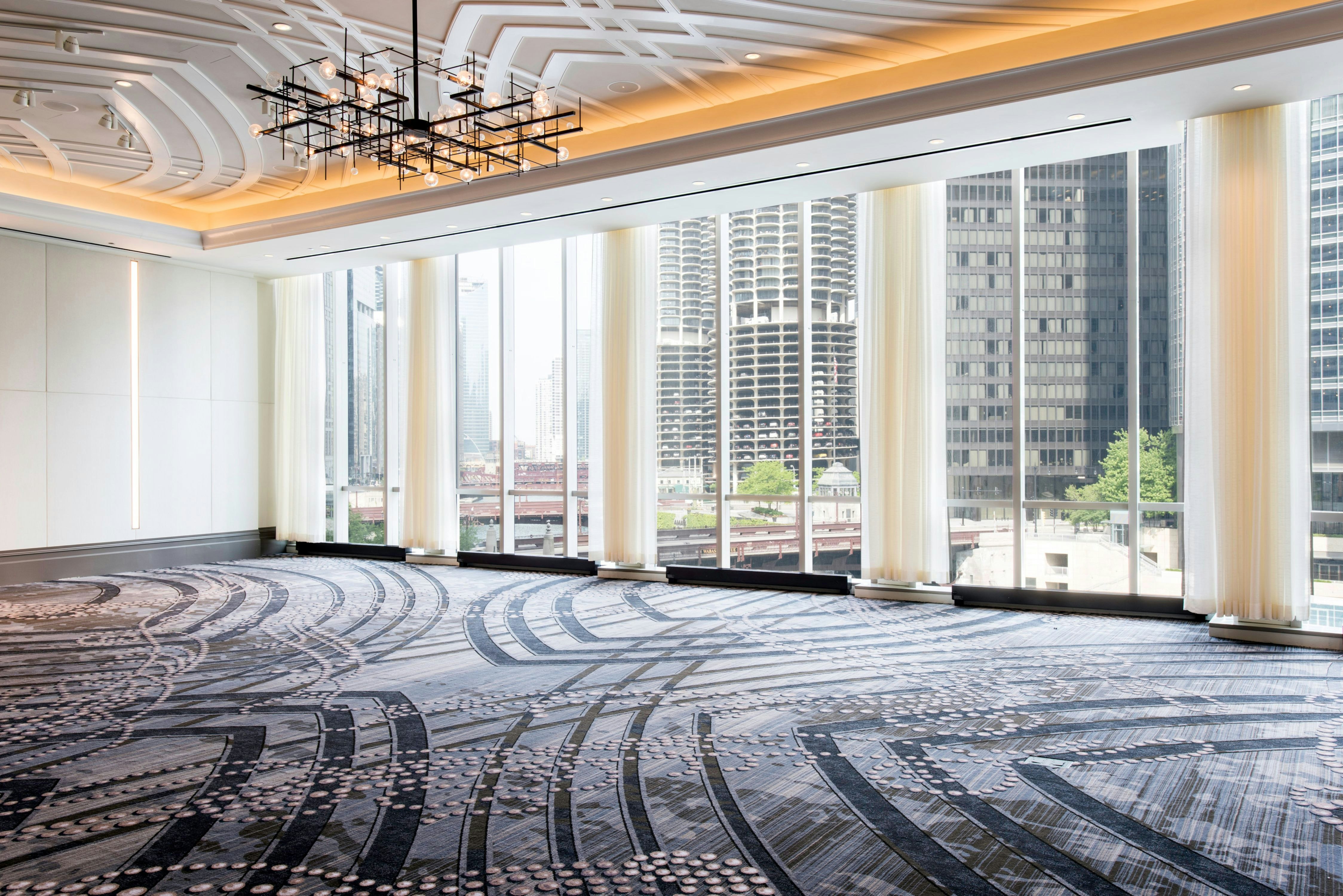 Londonhouse Chicago Curio Collection By Hilton 7/50