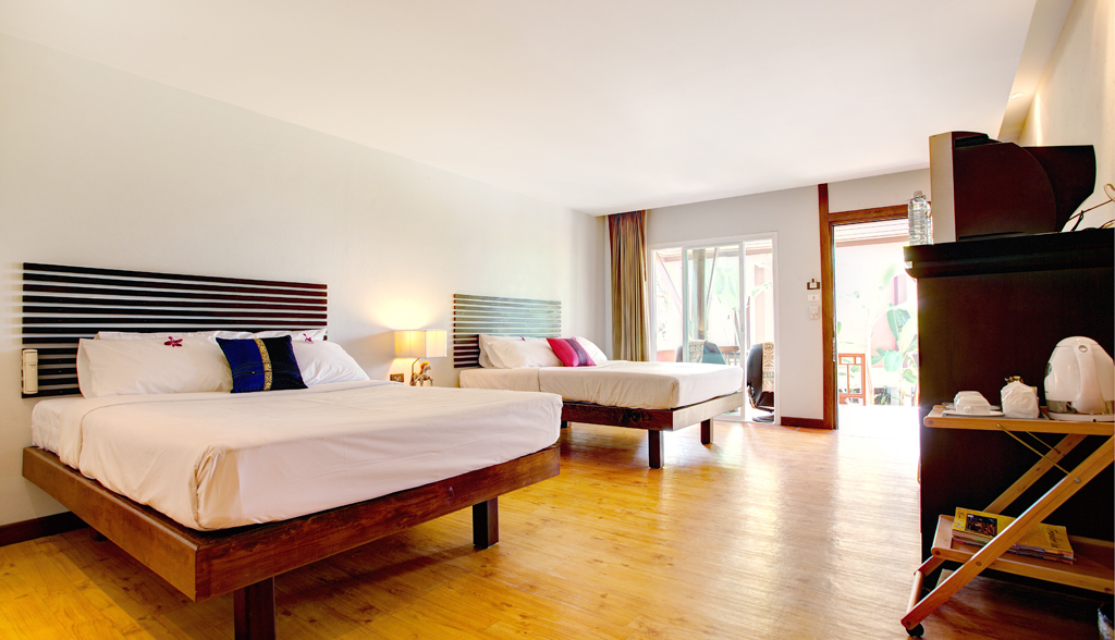 C&N Kho Khao Beach Resort 12/50