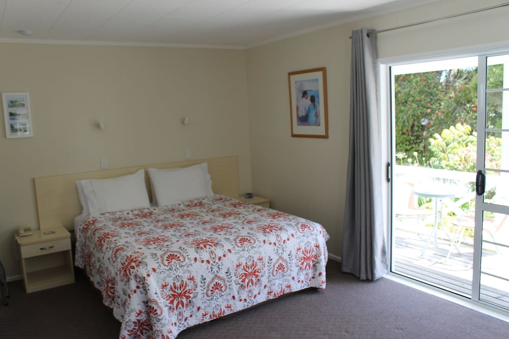 Ash Grove Boutique Motel 23/70
