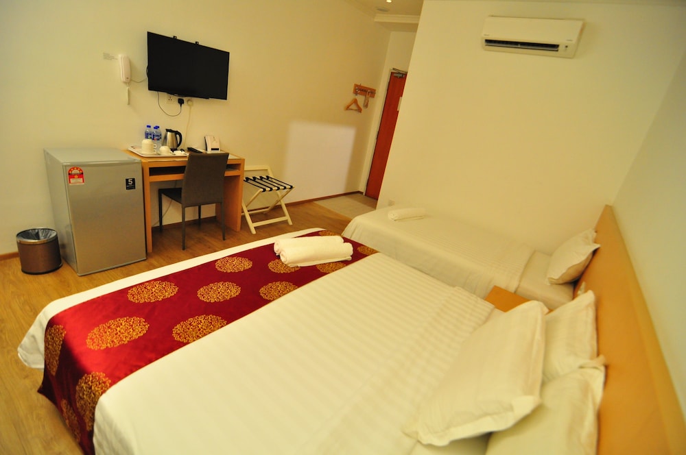 1 Million Hotel 17/75