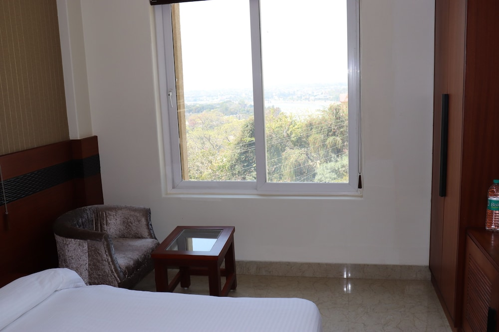 Holy River Hotel 46/47