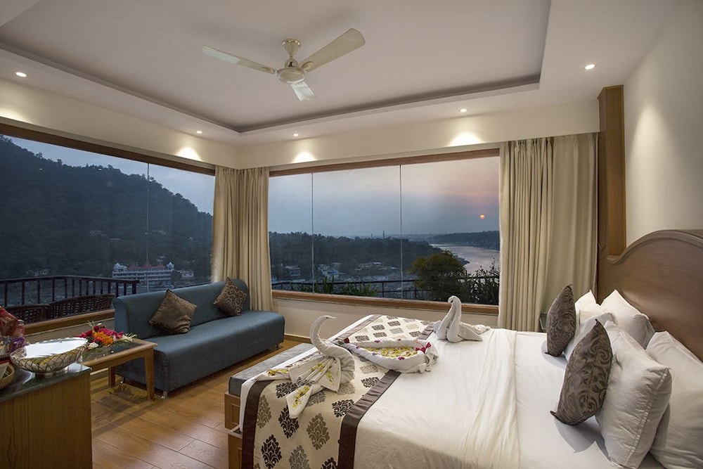 Laxman Jhula Divine Resort 14/49