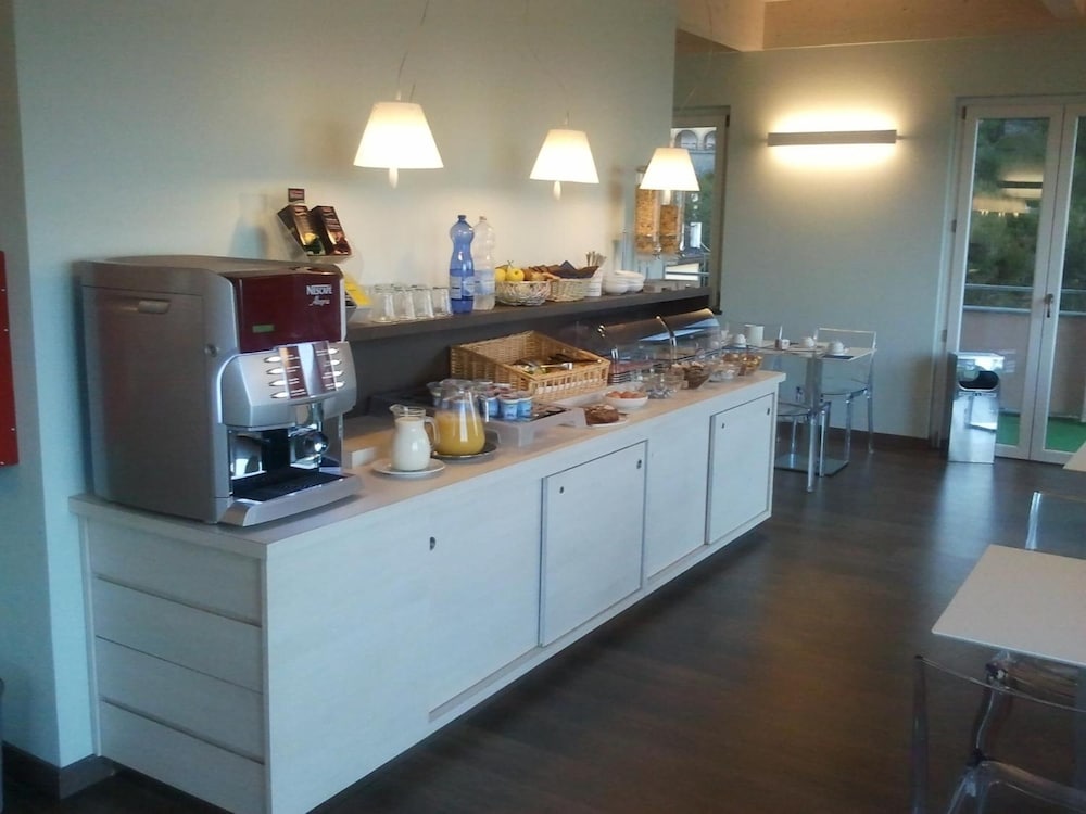 Hotel delle Rose 53/72