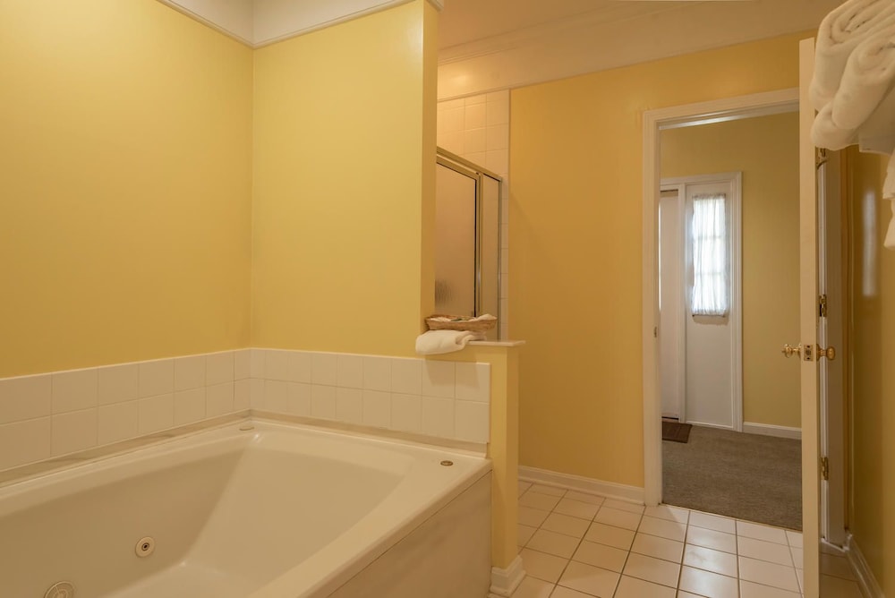Century Suites Hotel 47/50