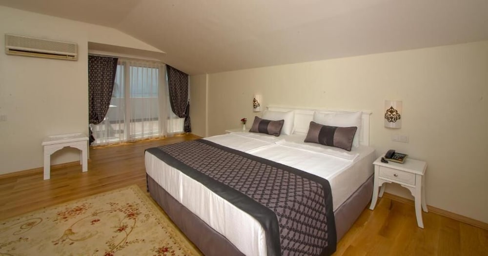 Argos Hotel - Adults Only 19/75