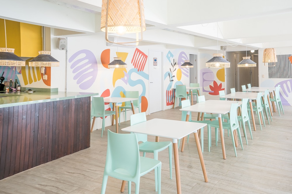 restaurant cafeteria