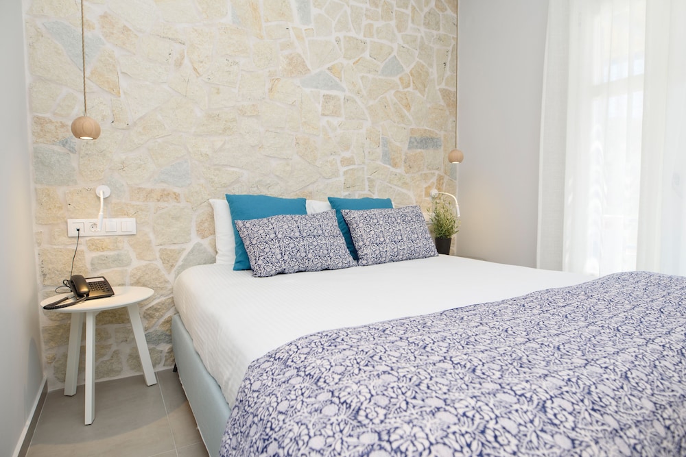 Vigla Hotel 23/75