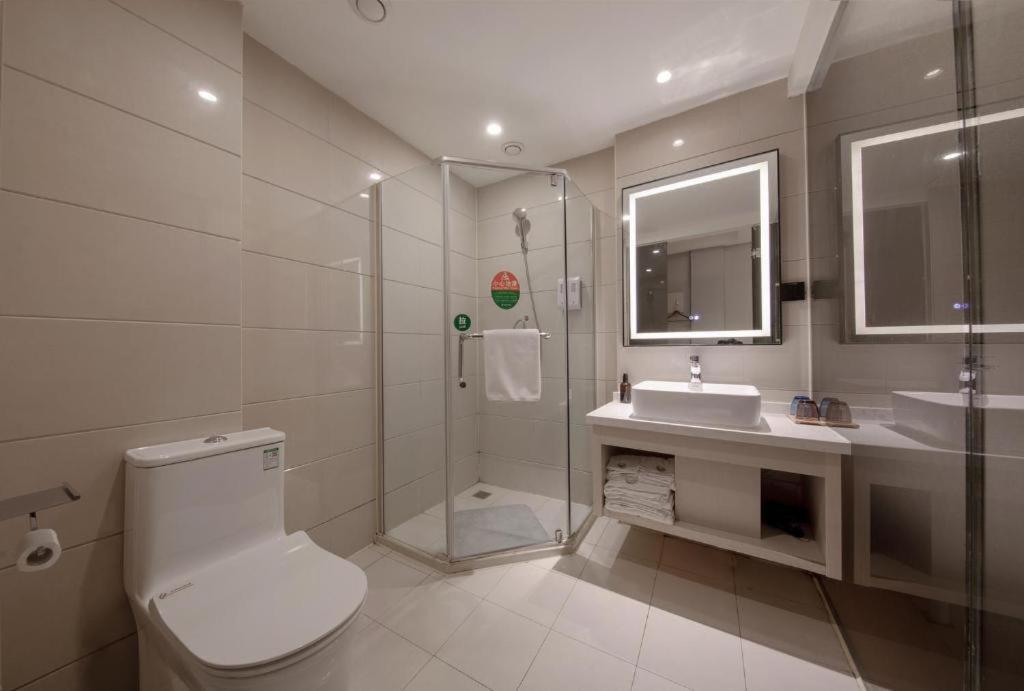 GYA Shanghai Long Distance Passenger Terminal Hotel 47/49