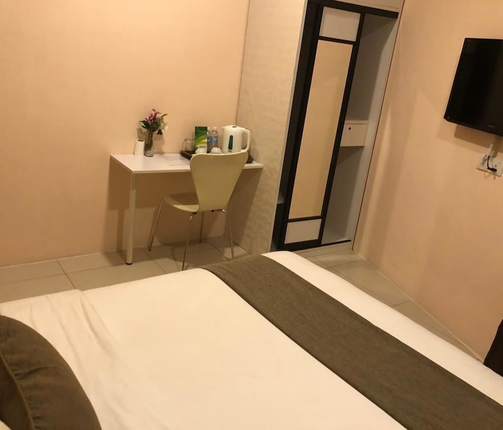 Le Garden Hotel 11/43