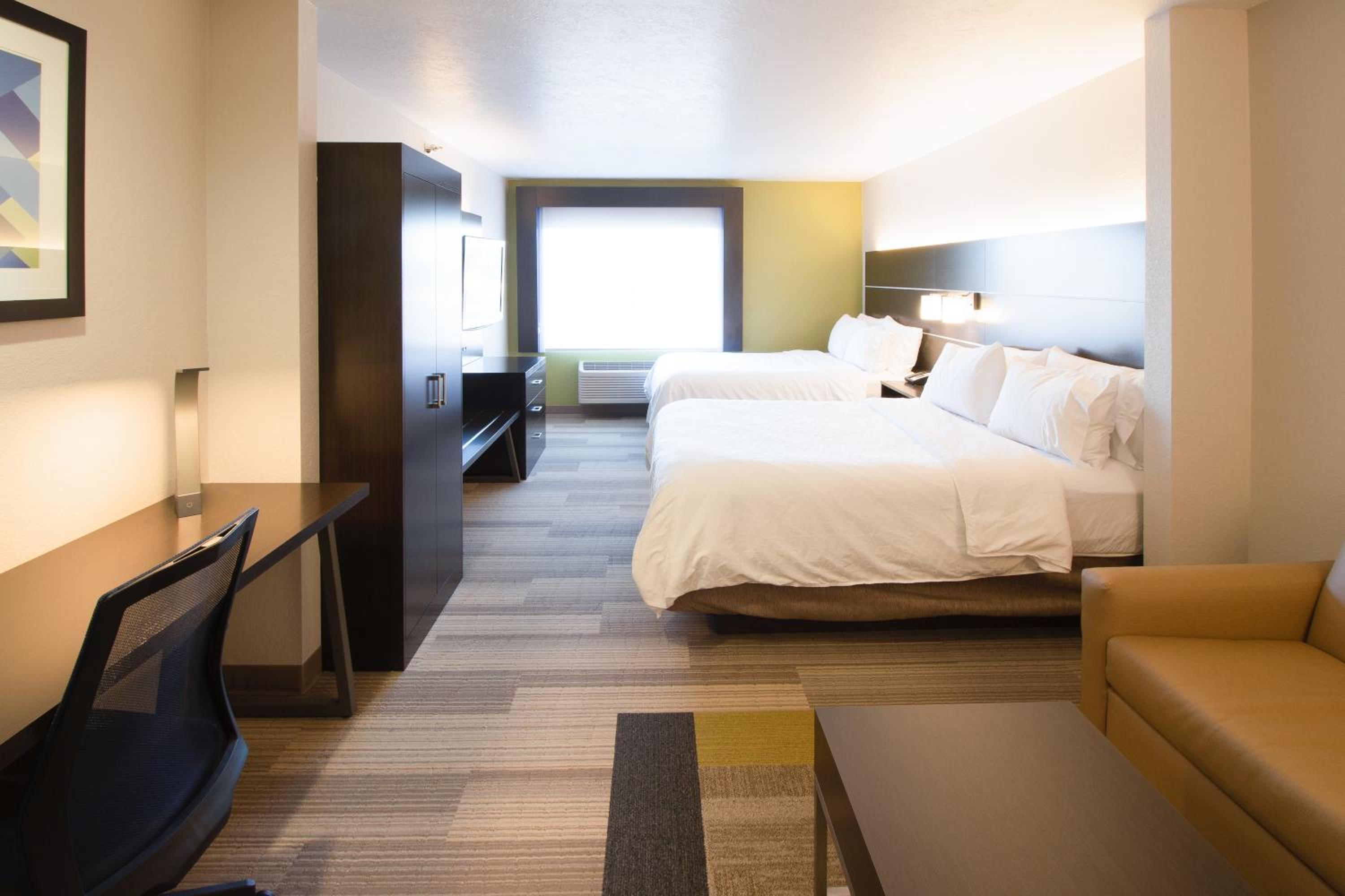 جناح بسريرين، Holiday Inn Express Hotel And Suites Worthington 4/6
