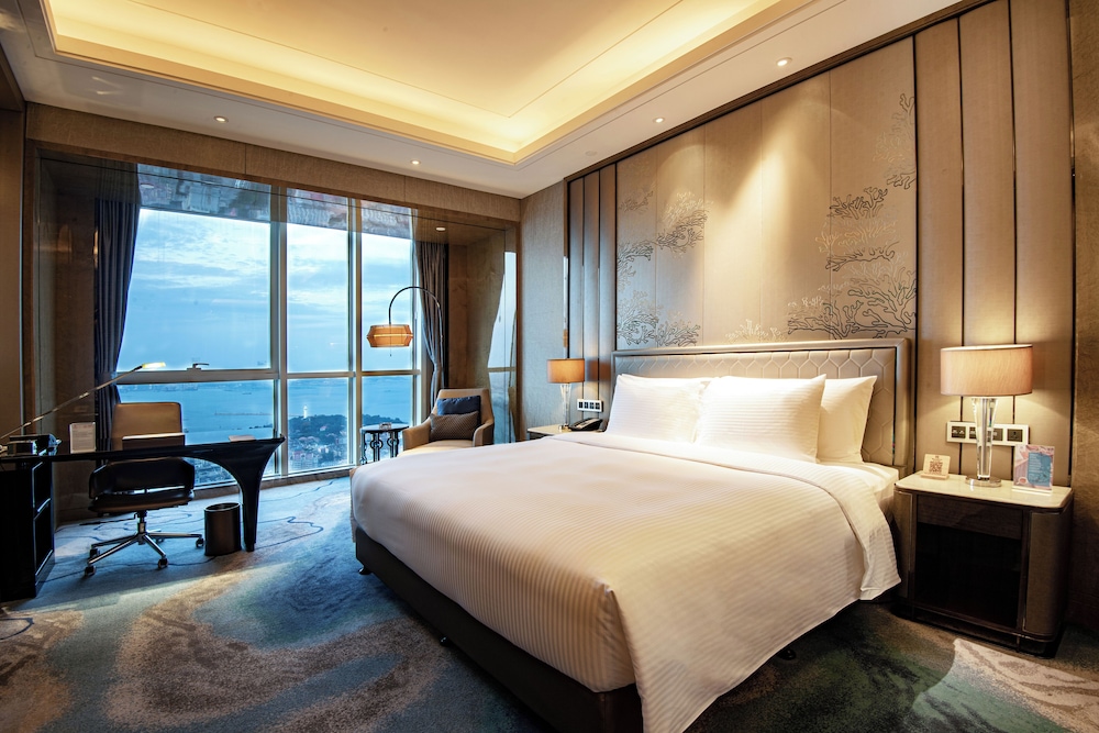 Pullman Yantai Center 18/50