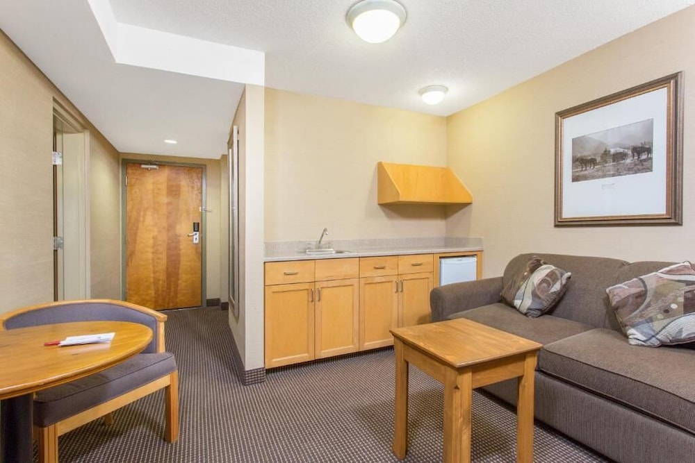 Canmore Inn Suites 20/24