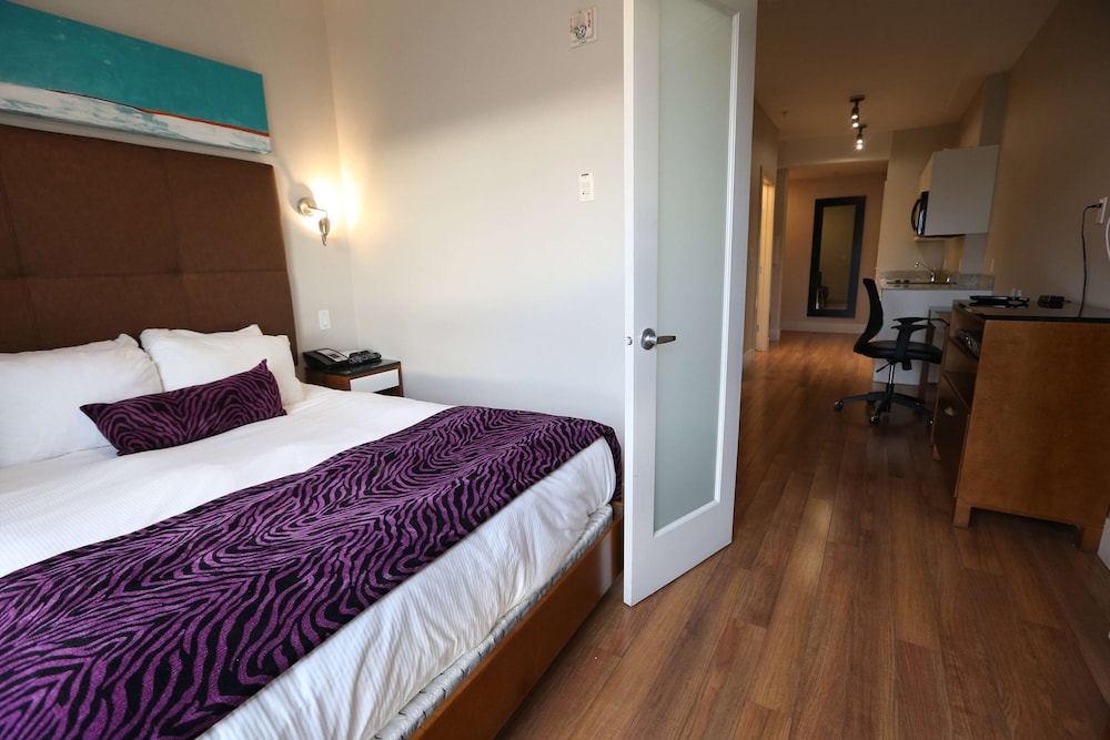 1 Bedroom, Classic, Suite, Queen Bed