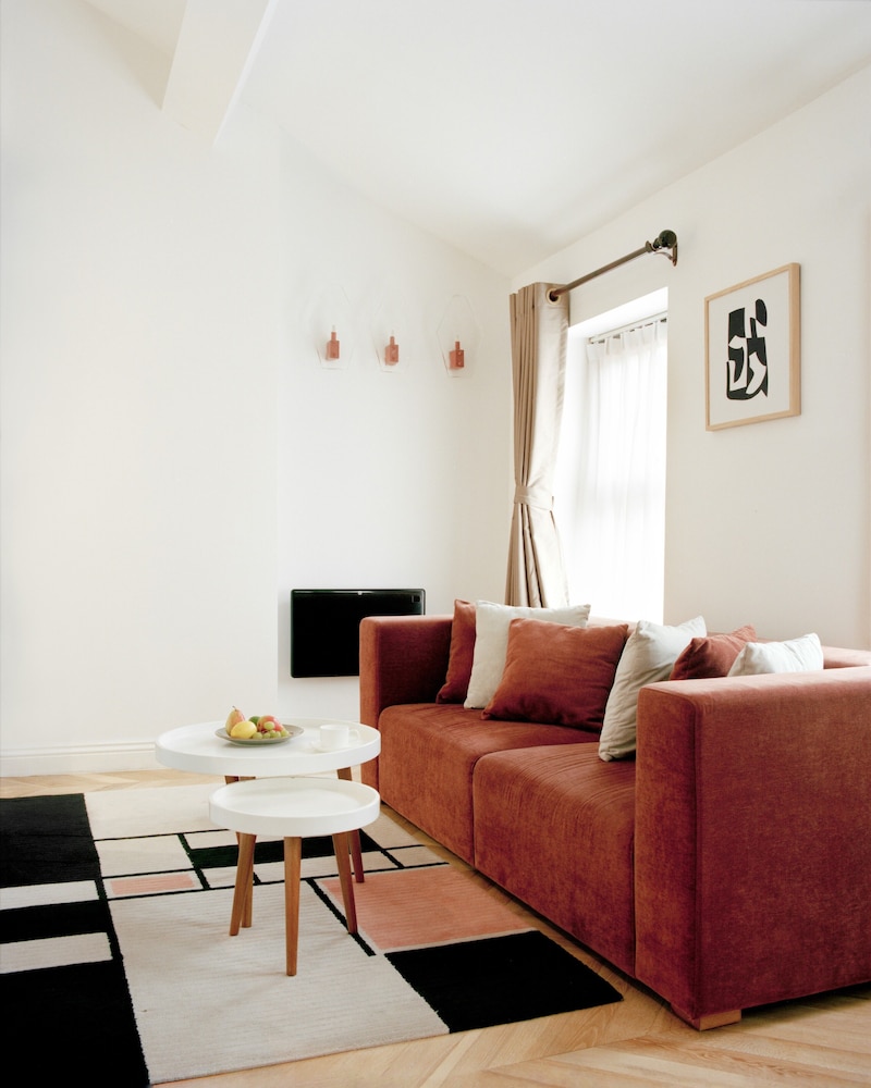 Trueman Court Luxury Serviced Apartments 32/55