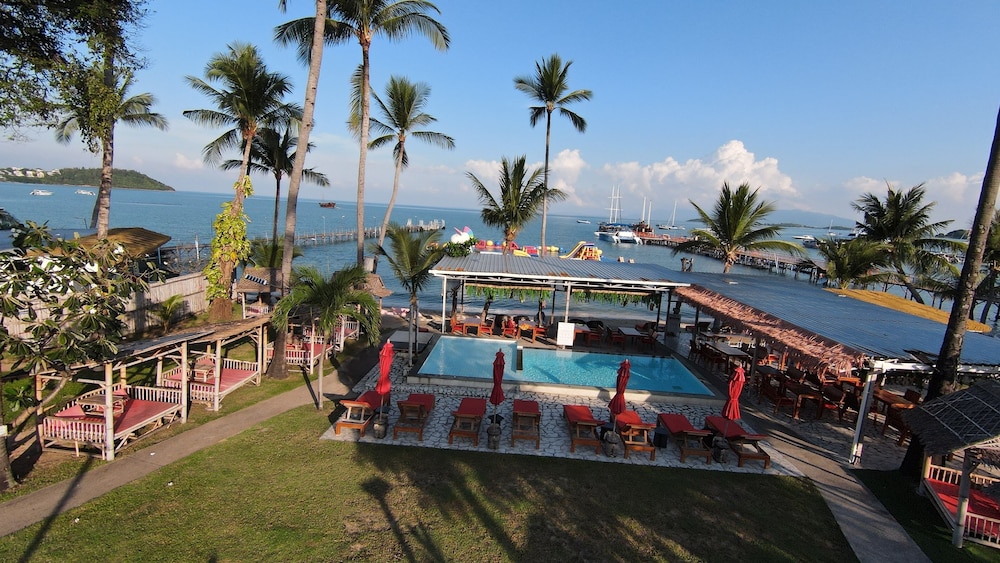 Samui Pier Beach Front Resort 76/80