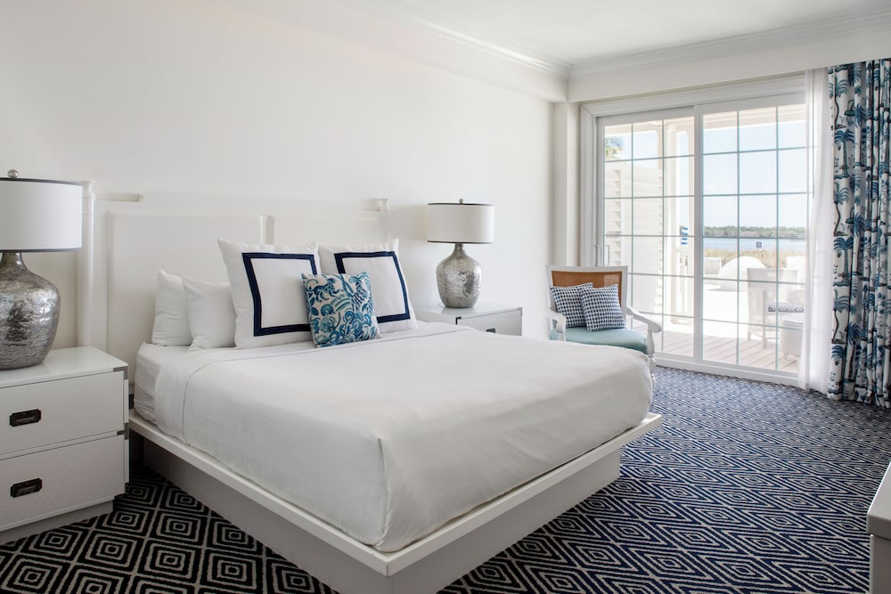 Suite, King Bed, Ocean Front, Sofa, Terrace