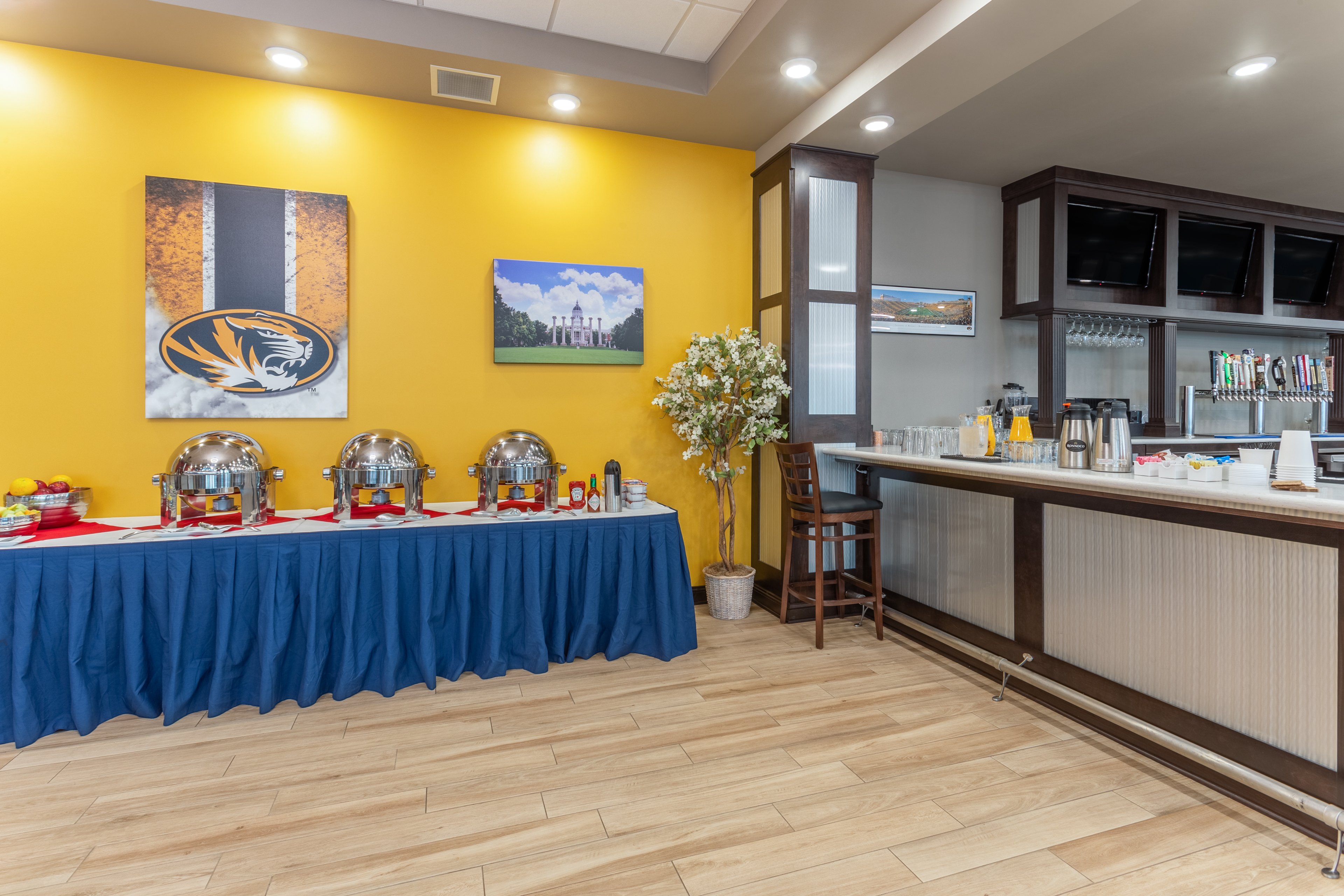 Holiday Inn & Suites Jefferson City 12/42