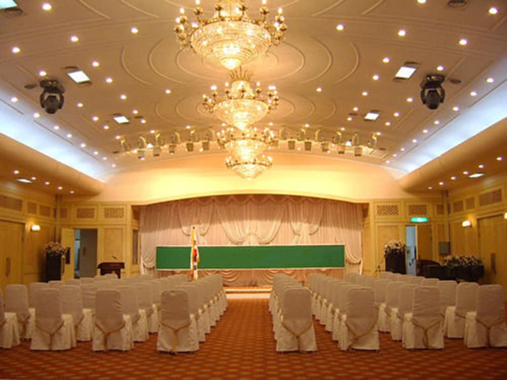 Lobby at Onyang Hot Spring Hotel, ASAN
