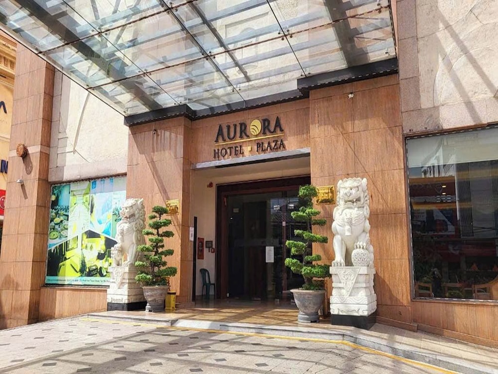 Aurora Hotel Plaza 2/71