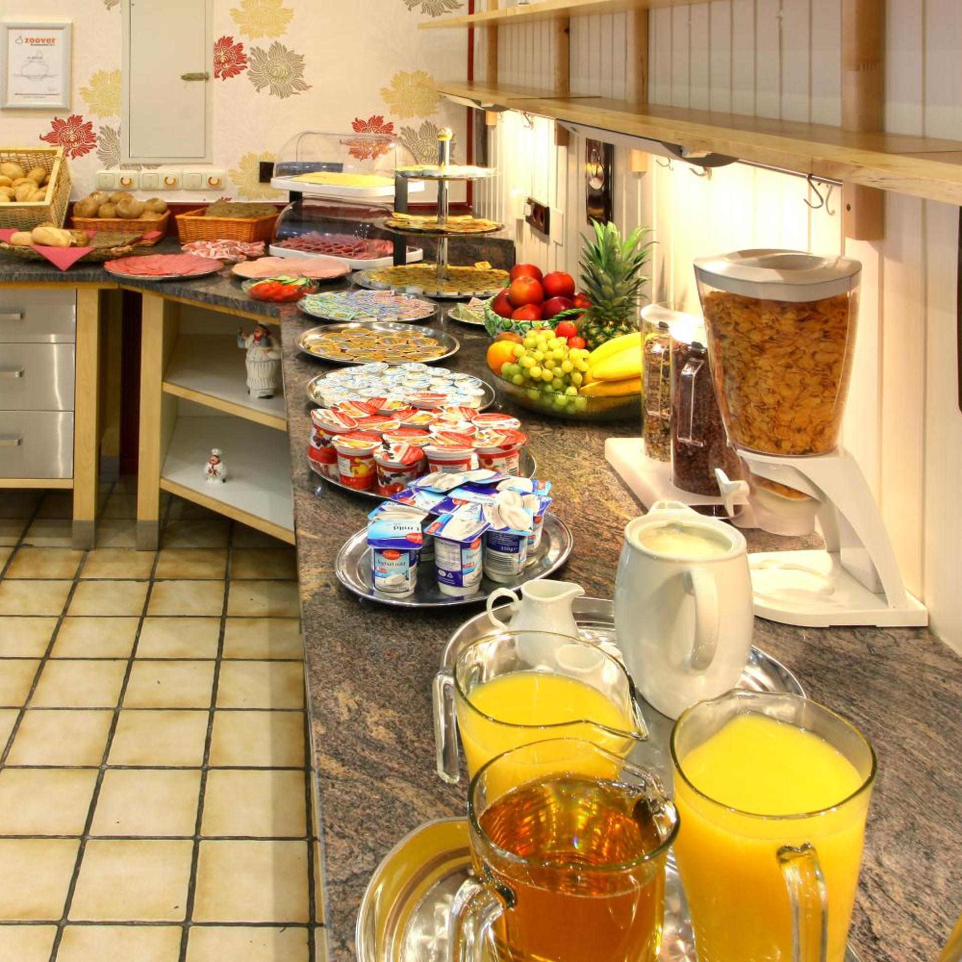 Hotel im Rheintal 34/57
