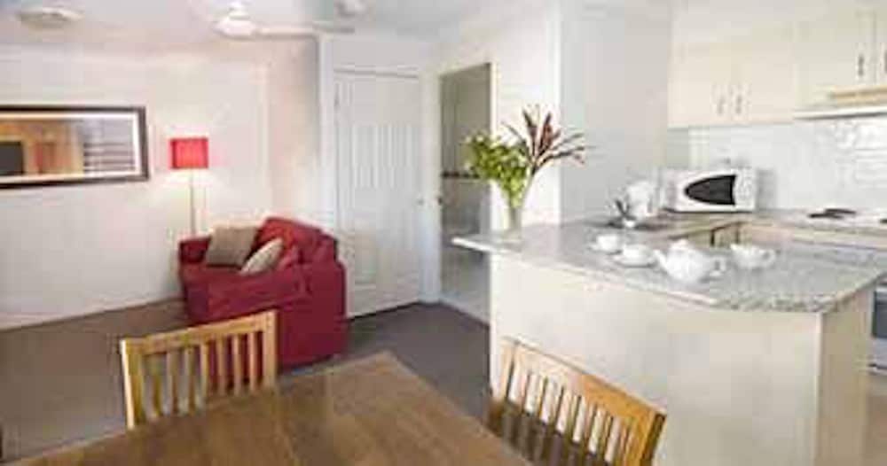 Karana Palms Self Contained Apartments 40/58