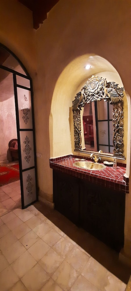 Riad Lorsya 8/46