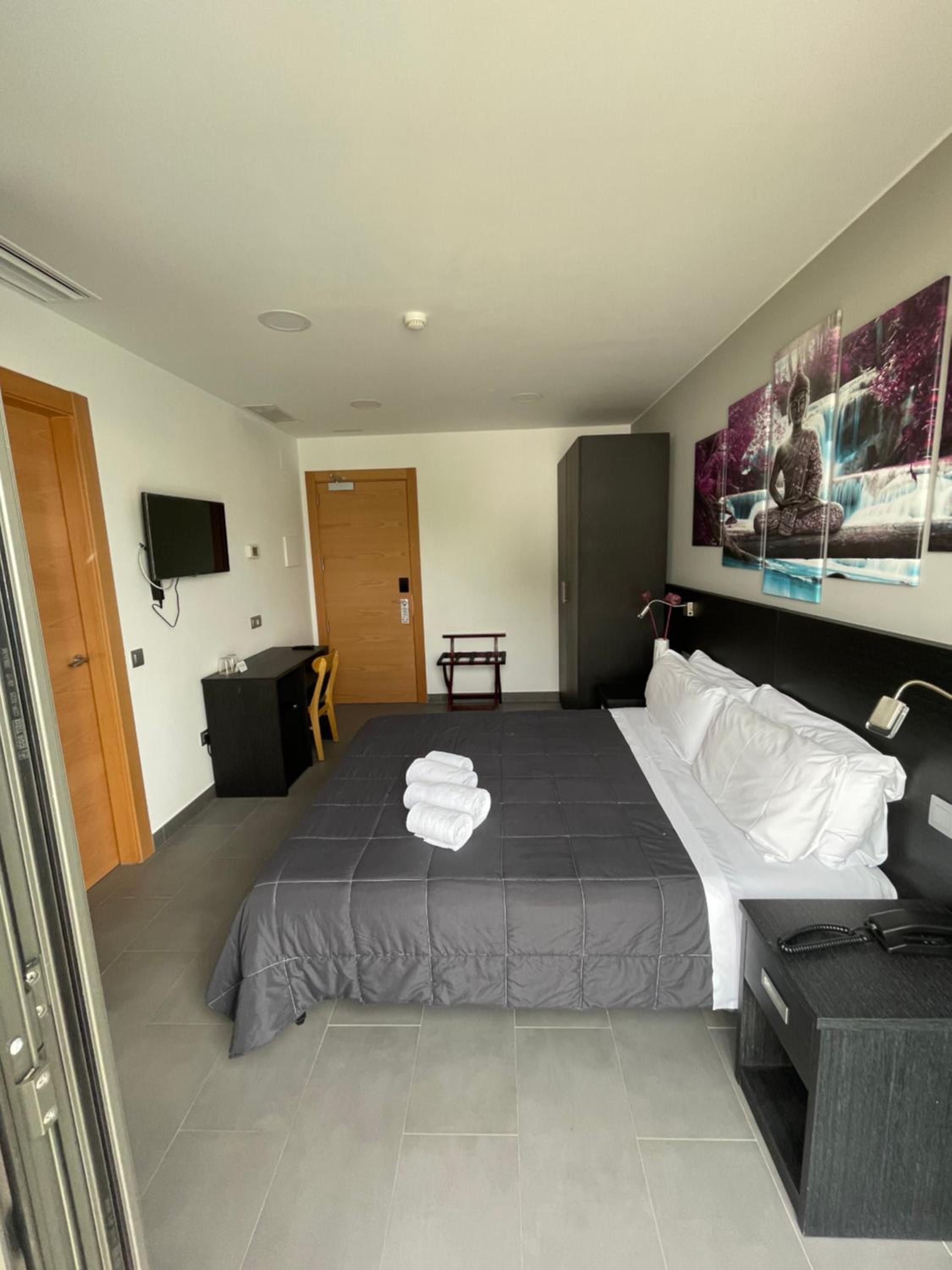 6 Bis HOTEL 26/58