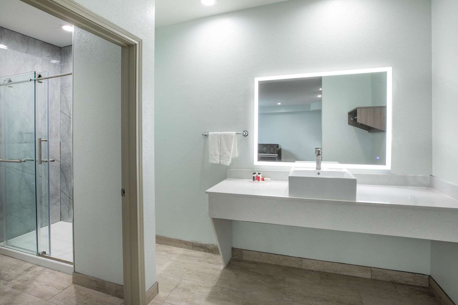 Super 8 By Wyndham Humble Houston 21/21