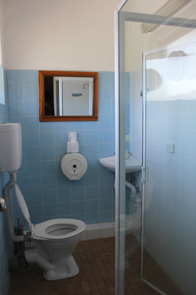 BURWOOD BED AND BREAKFAST 36/47