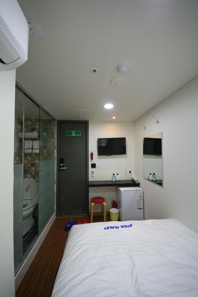 Star Guest House 16/45