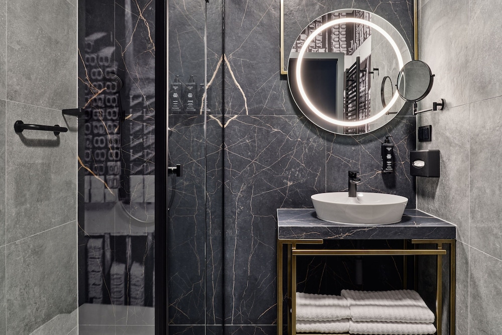 Garamond, a Tribute Portfolio Hotel 23/24