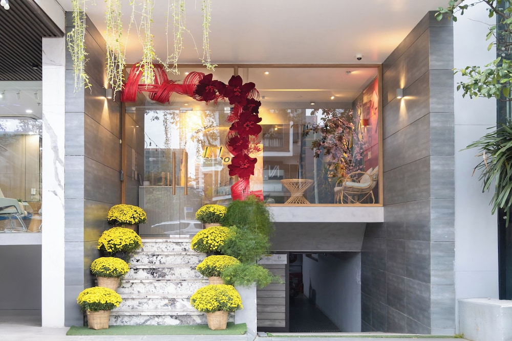 Shi House by Haviland 9/54