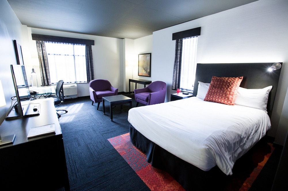 Grand Times Hotel Quebec City Airport 8/60