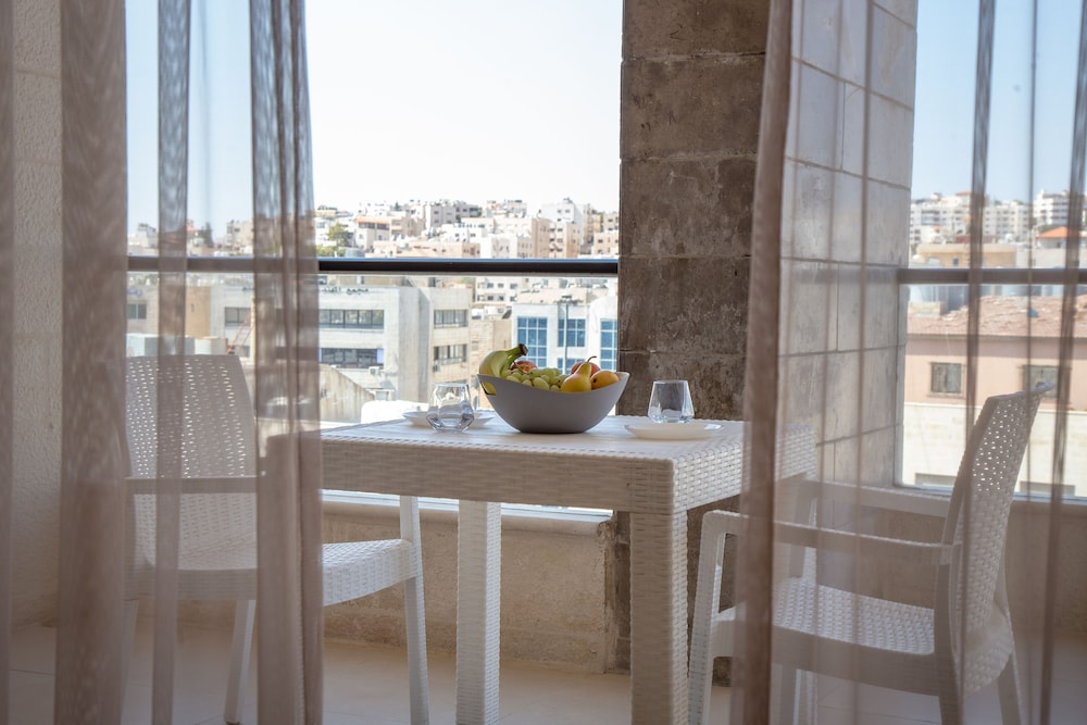 Triple A Hotel Apartment 15/18