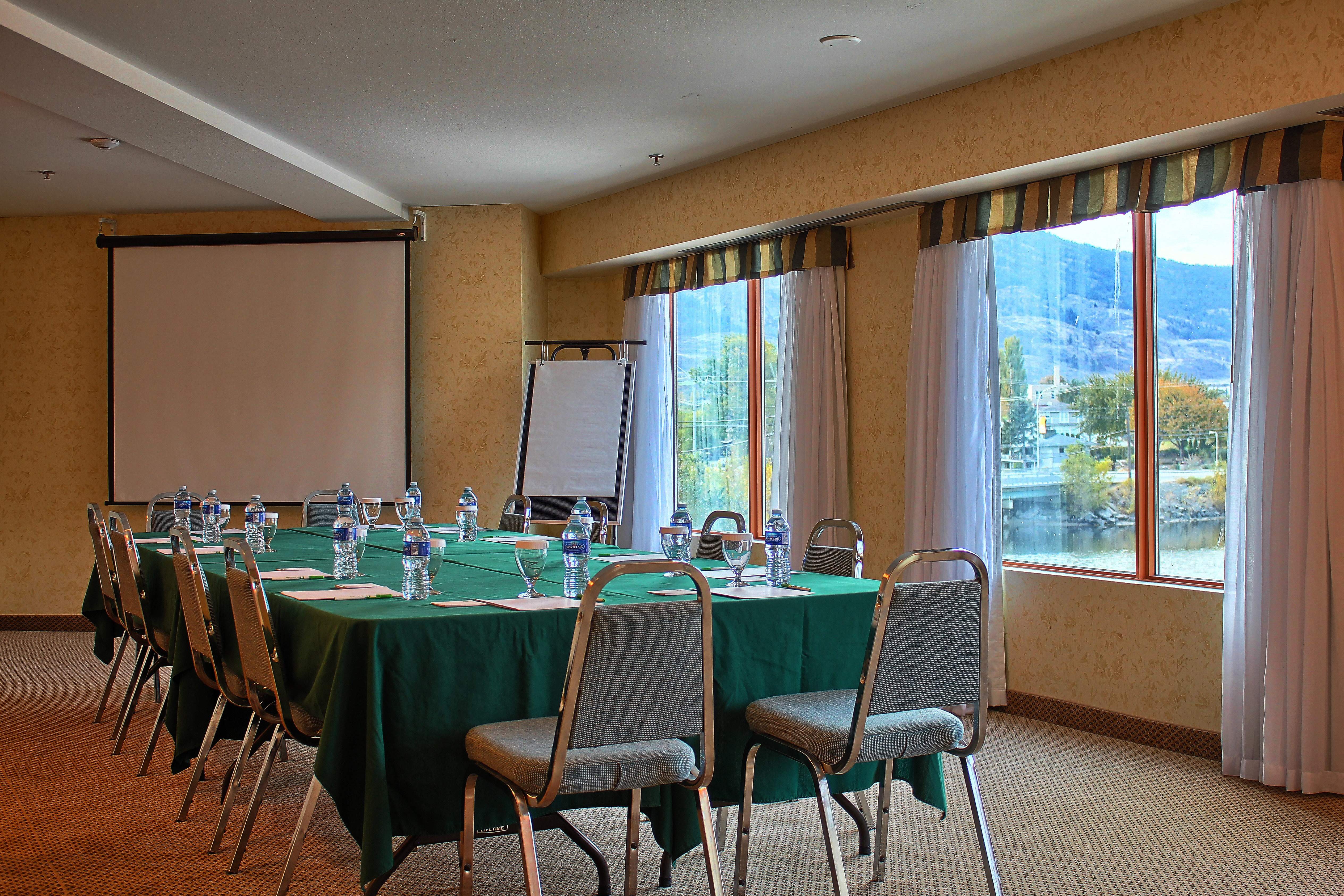 Holiday Inn Osoyoos 69/81