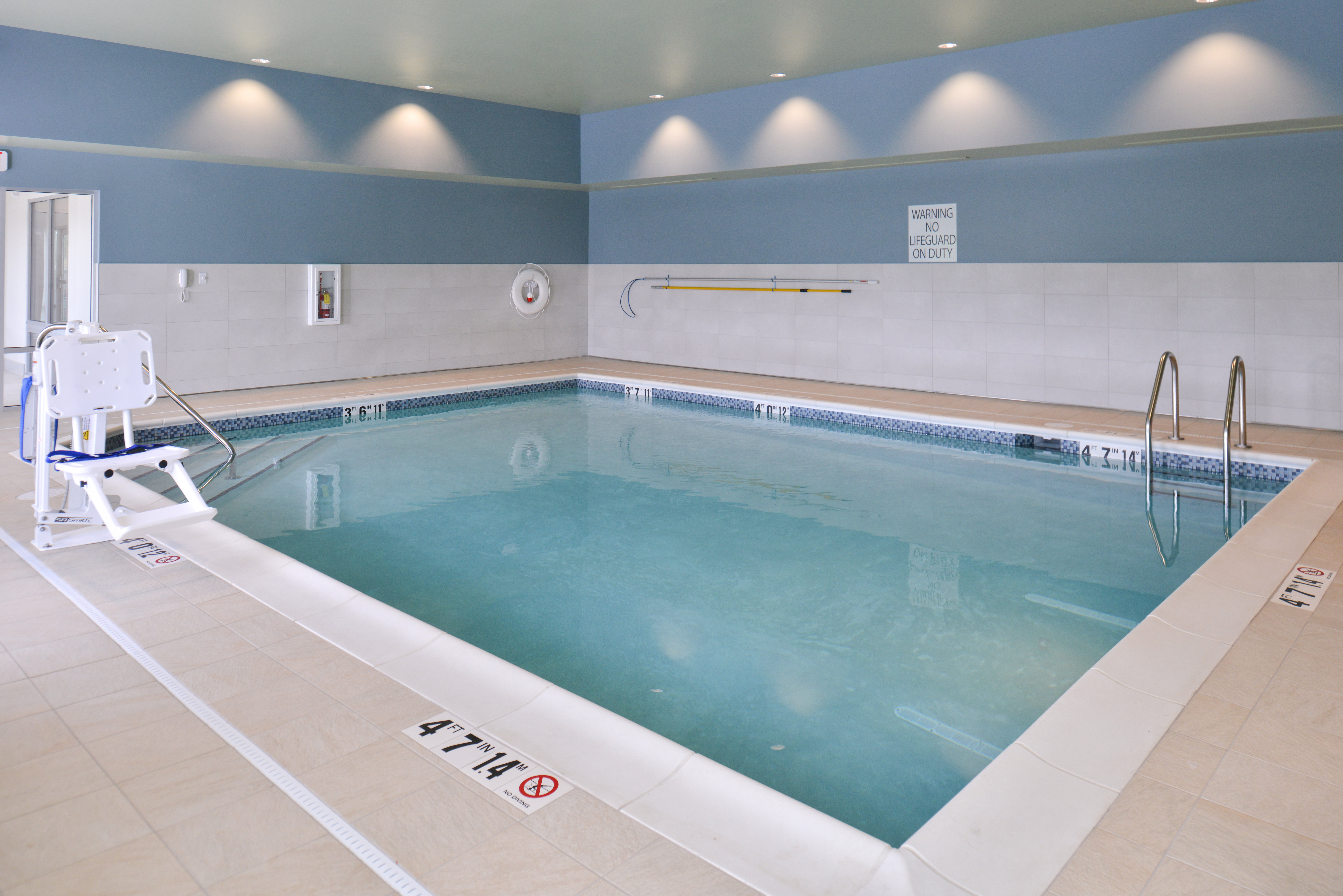 Holiday Inn Express & Suites OMAHA AIRPORT 43/64