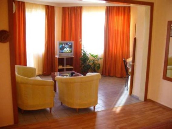 Palitra Family Hotel 26/35