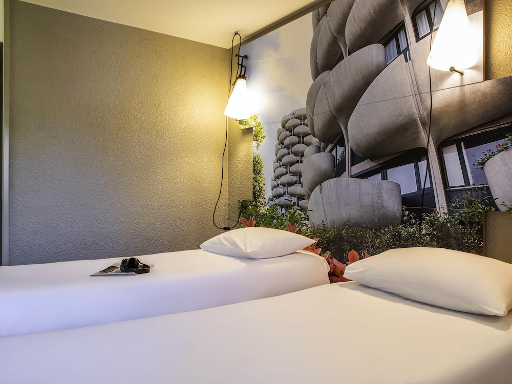 Ibis Creteil 45/68