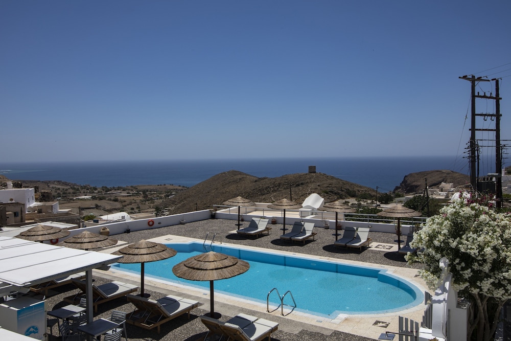 Thira S Dolphin Hotel 61/72
