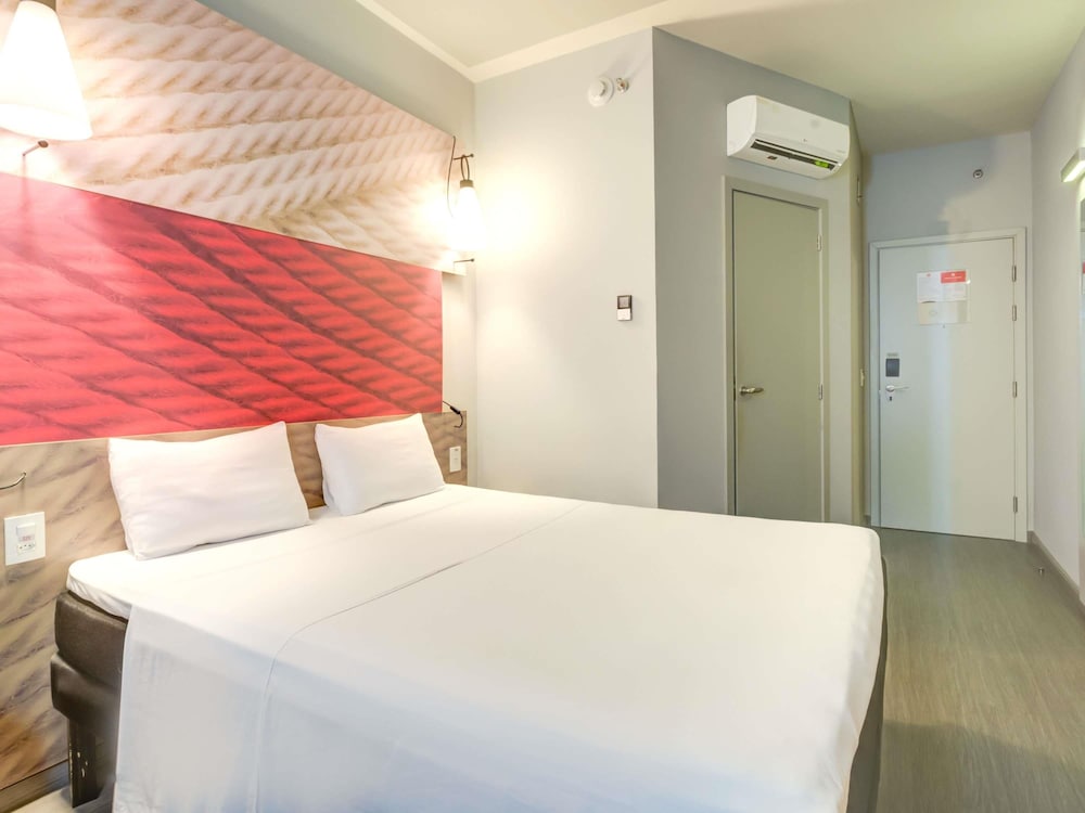 Ibis Paranagua 11/59