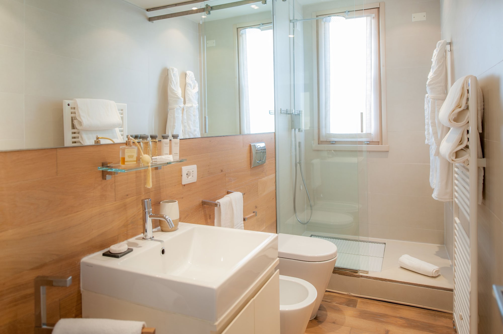 2 Bedrooms, Premium, Suite, 2 King Beds, Sea View, 2 Bathrooms، RESORT BAIA SCARLINO 5/7