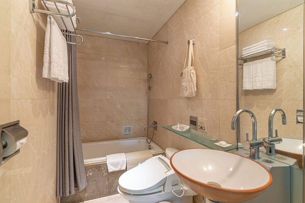 Seaes Hotel & Resort 73/74