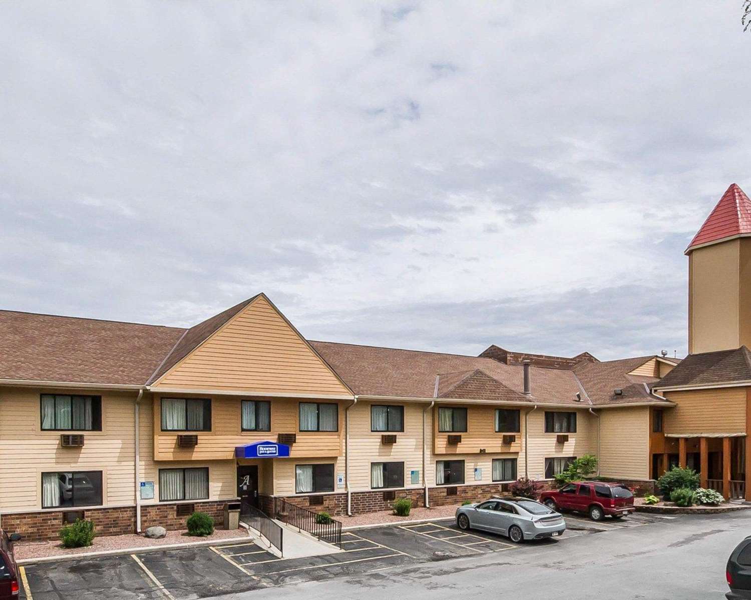 Rodeway Inn & Suites Madison East 8/10