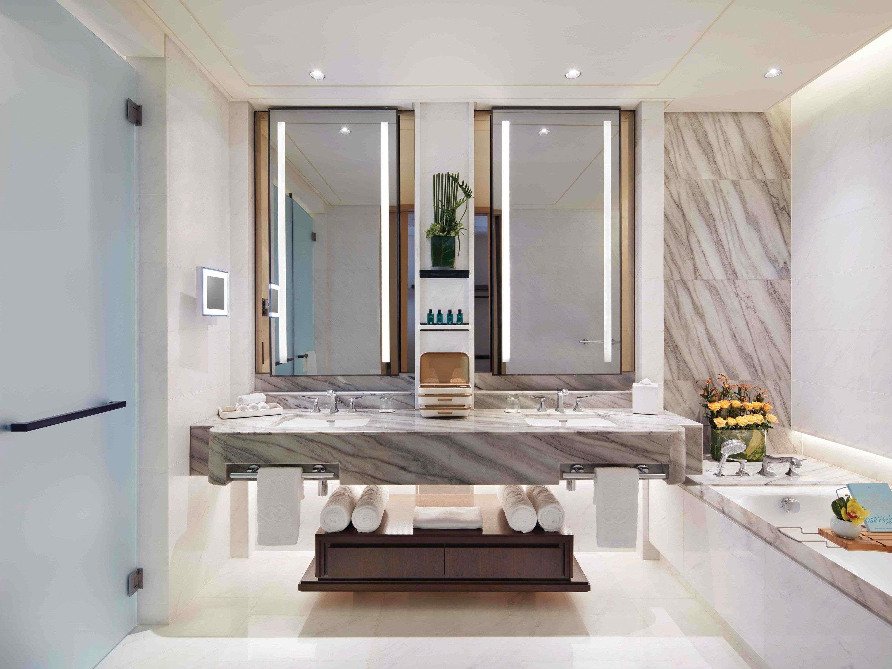 Heritage, Club, Luxury, Twin Beds, with View, High Floor، Sofitel Singapore City Centre 4/4
